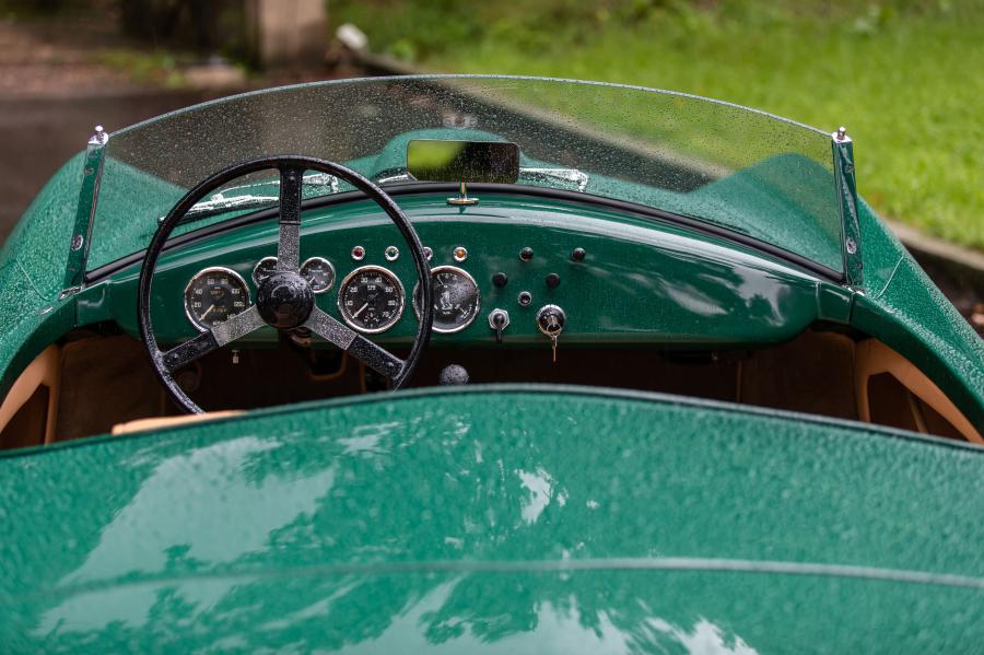 Детали экстерьера Arnolt-Bristol Bolide Roadster 1953 года  (фото 10 из 14)